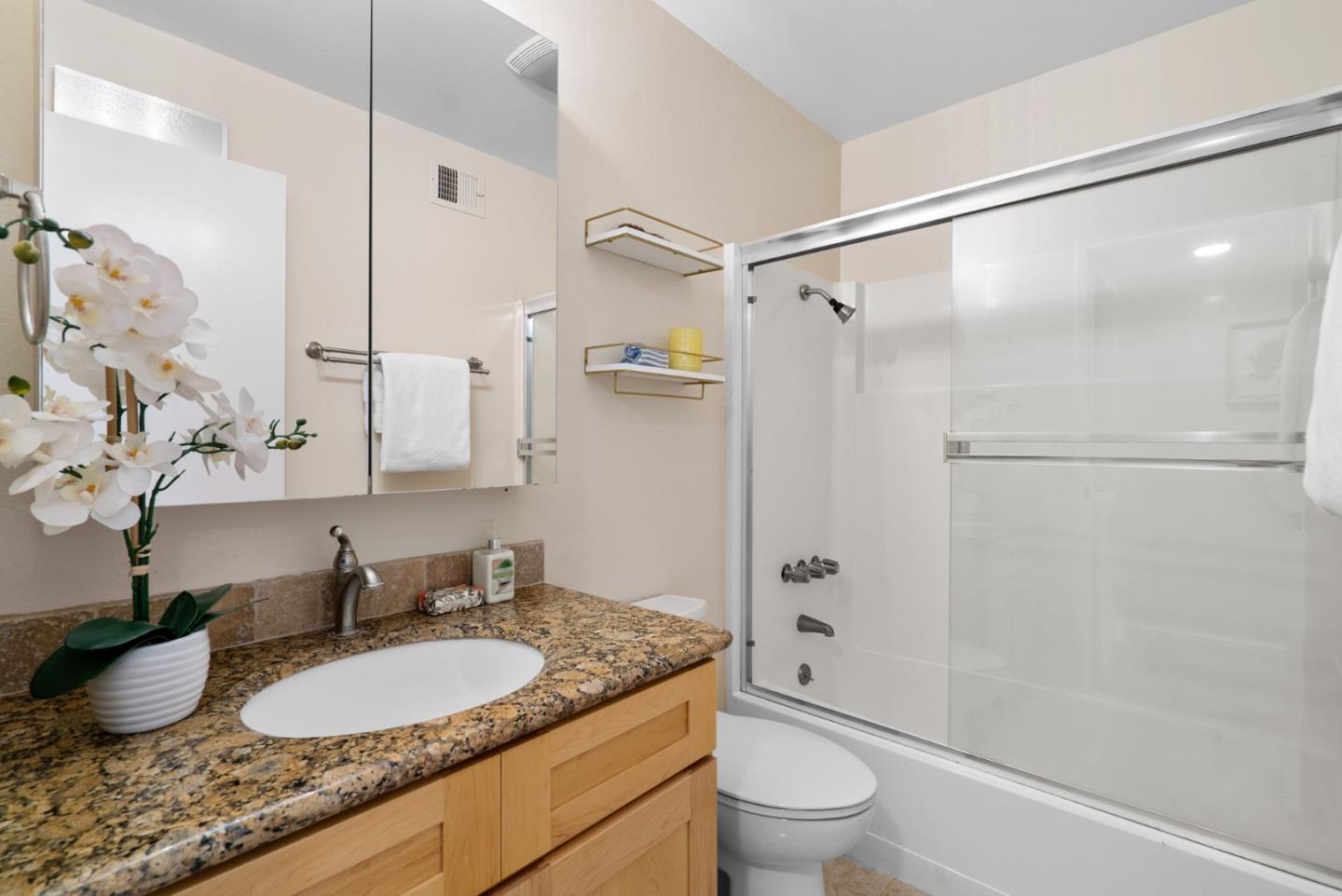 Detail Gallery Image 17 of 23 For 19309 Vineyard Ln, Saratoga,  CA 95070 - 1 Beds | 1 Baths