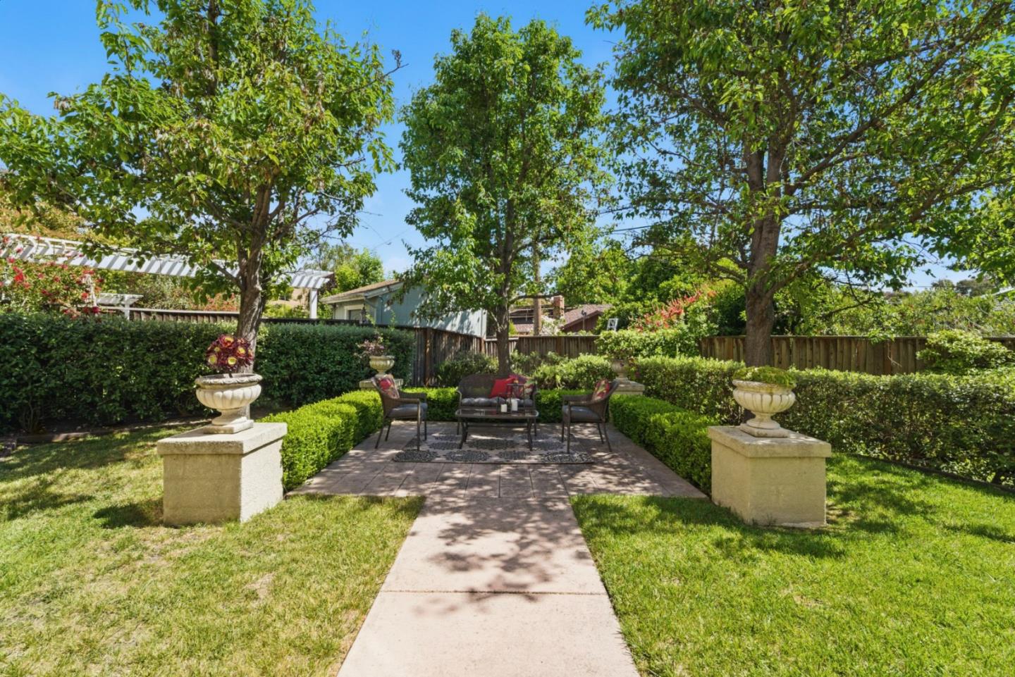 Detail Gallery Image 27 of 37 For 1353 Cristal Ct, San Jose,  CA 95127 - 4 Beds | 3 Baths