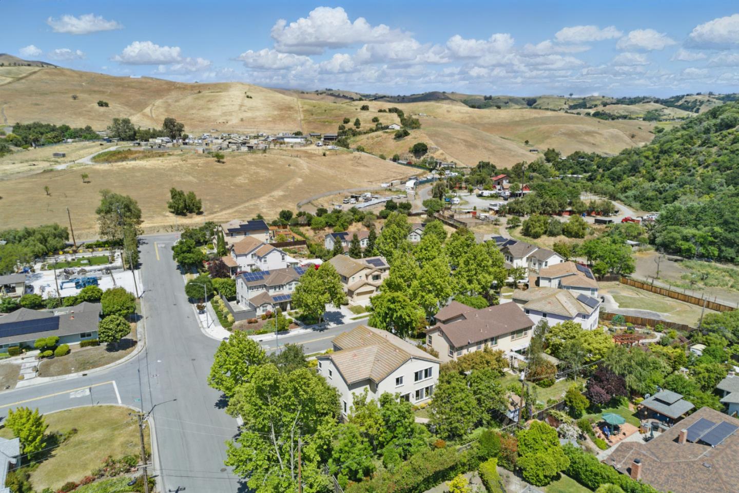 Detail Gallery Image 32 of 37 For 1353 Cristal Ct, San Jose,  CA 95127 - 4 Beds | 3 Baths