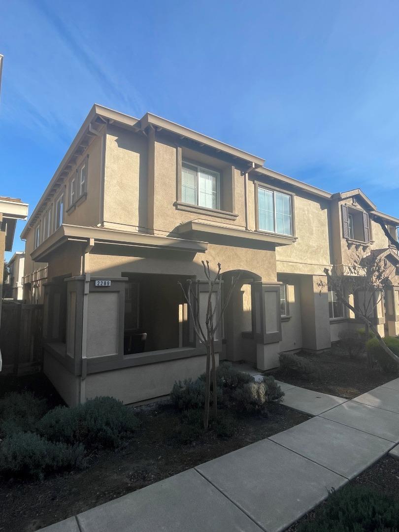 Detail Gallery Image 3 of 3 For 2289 Rutland Ct, Fairfield,  CA 94533 - 4 Beds | 2/1 Baths