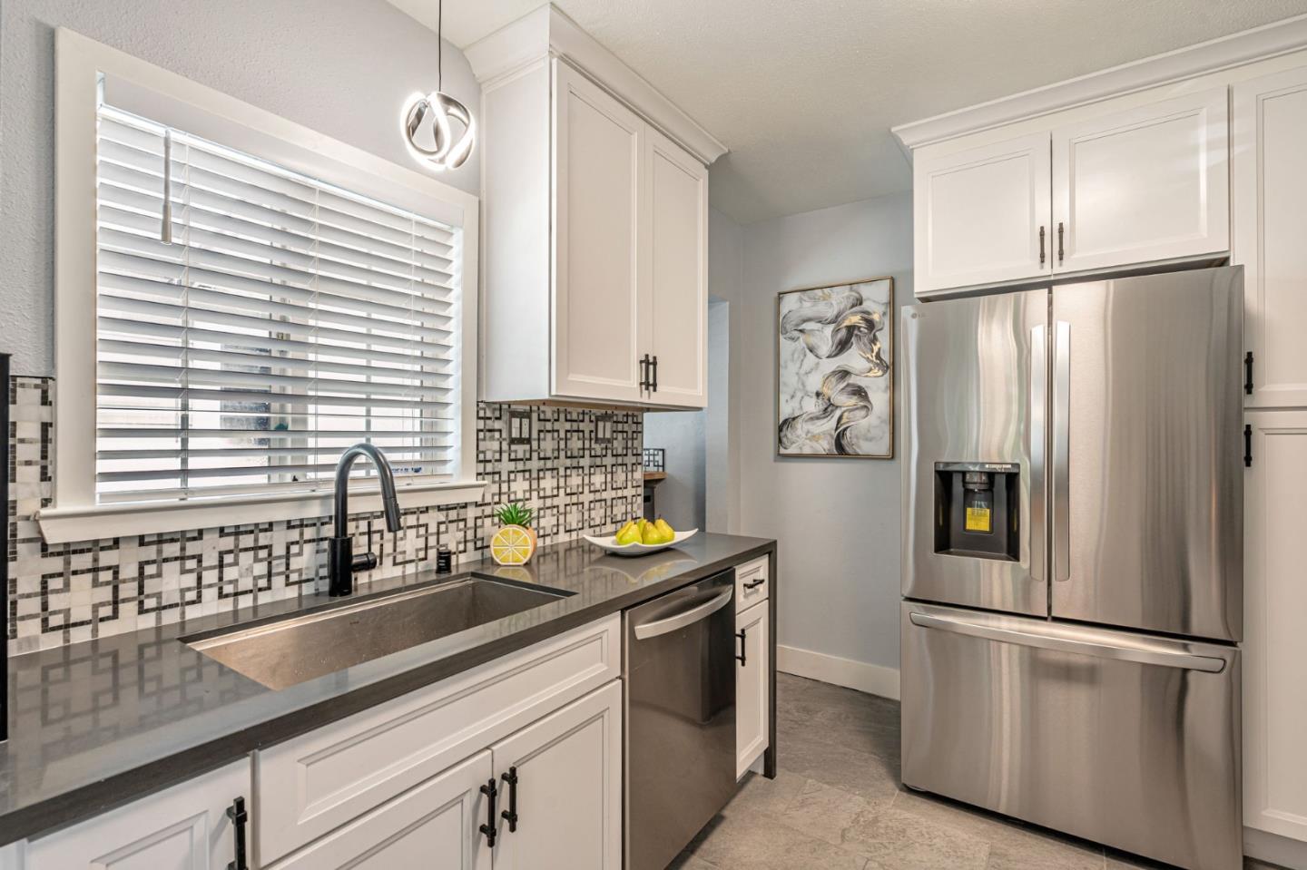 Detail Gallery Image 9 of 36 For 2825 Wallace St, Berkeley,  CA 94702 - 3 Beds | 1 Baths