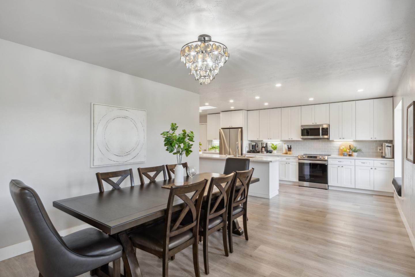 Detail Gallery Image 12 of 77 For 26045 Toro Rd, Salinas,  CA 93908 - 4 Beds | 2 Baths