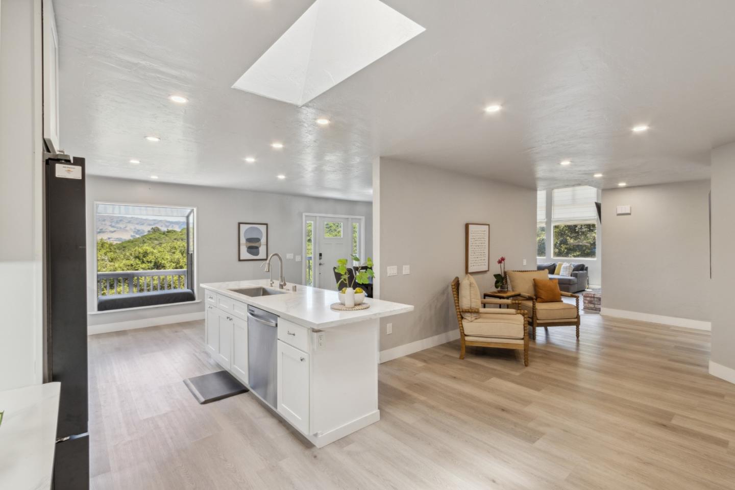 Detail Gallery Image 14 of 77 For 26045 Toro Rd, Salinas,  CA 93908 - 4 Beds | 2 Baths