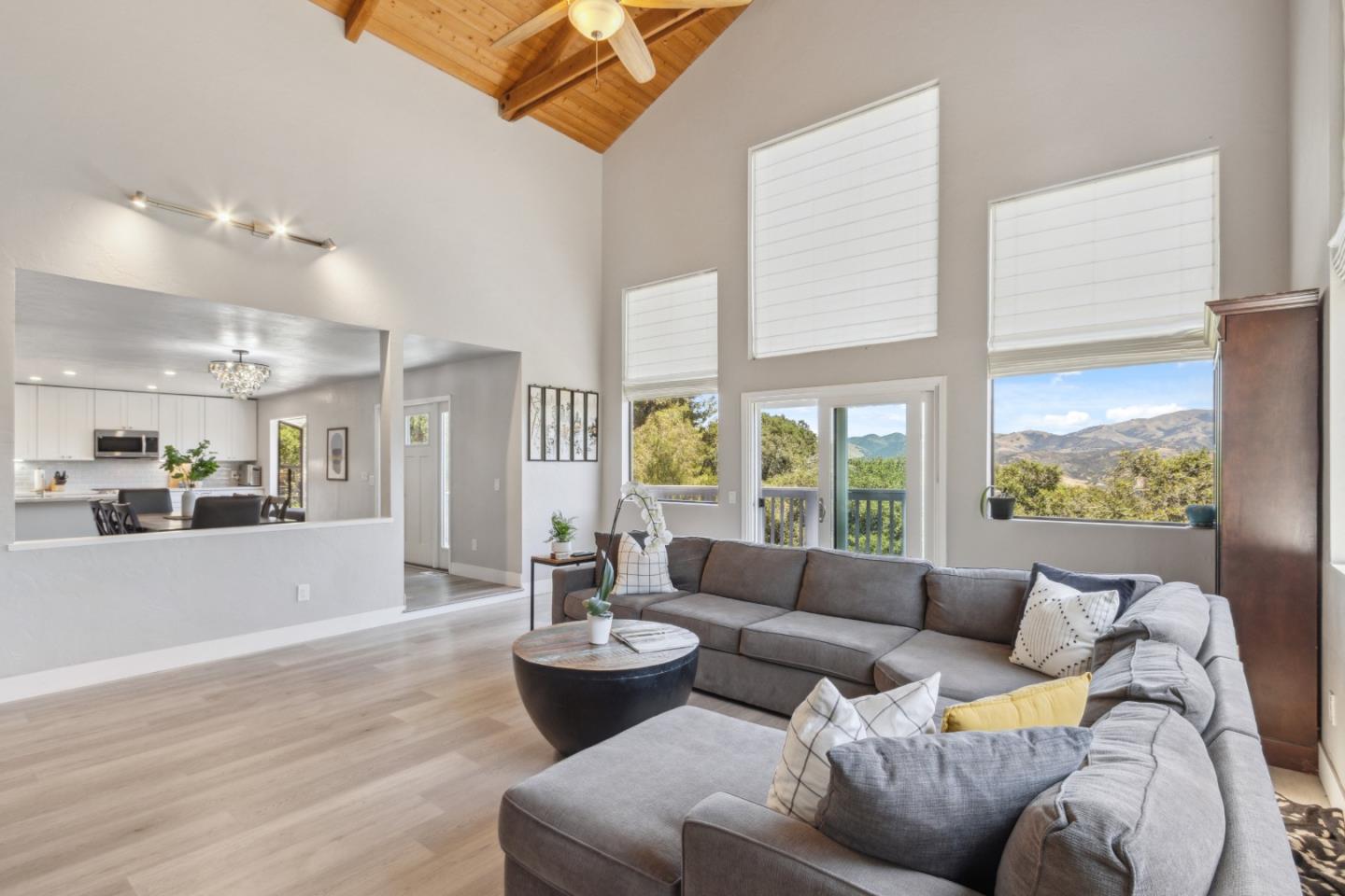Detail Gallery Image 4 of 77 For 26045 Toro Rd, Salinas,  CA 93908 - 4 Beds | 2 Baths