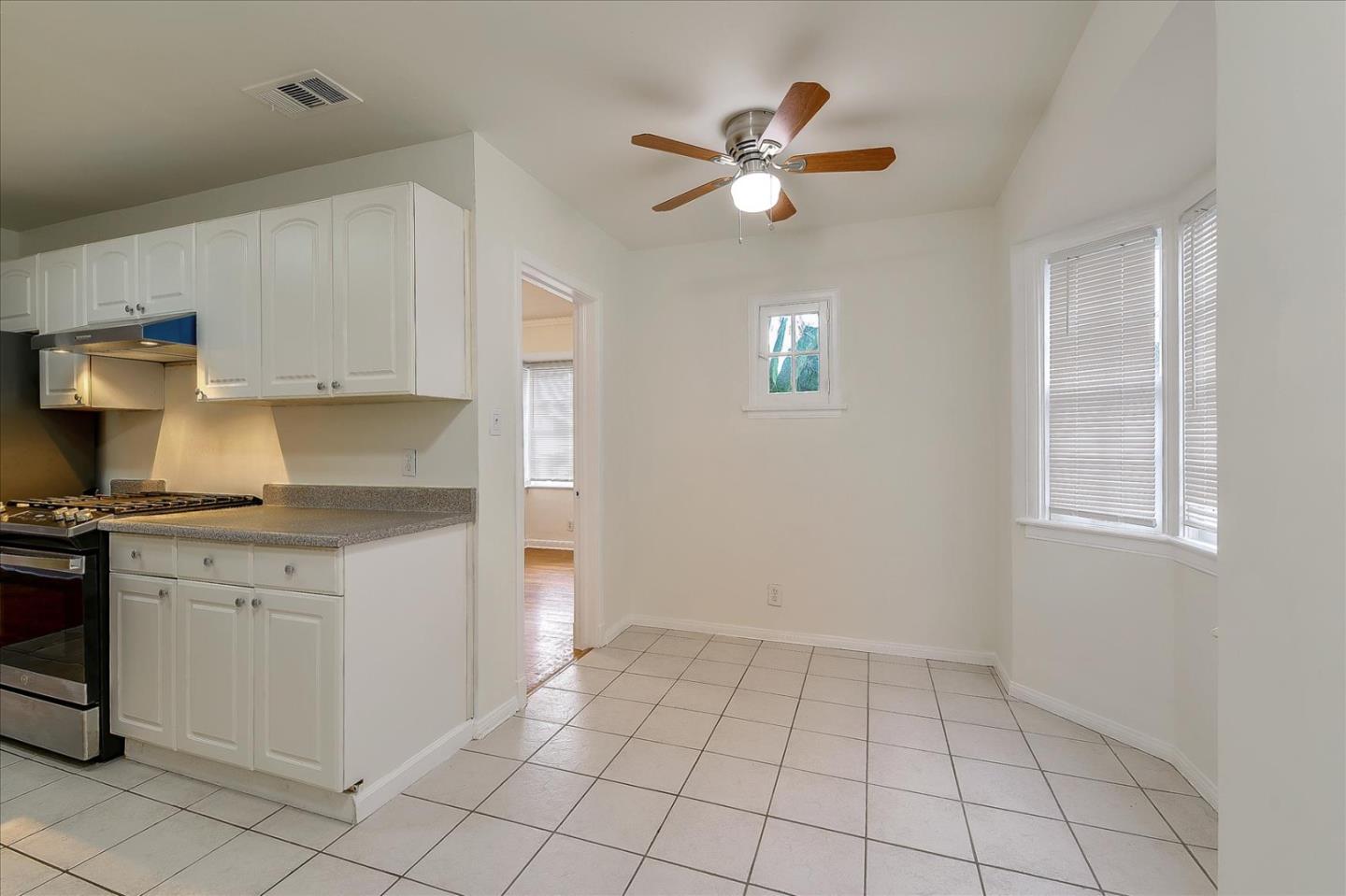 Detail Gallery Image 12 of 28 For 4298 Vineland Ave, North Hollywood,  CA 91602 - 3 Beds | 1 Baths