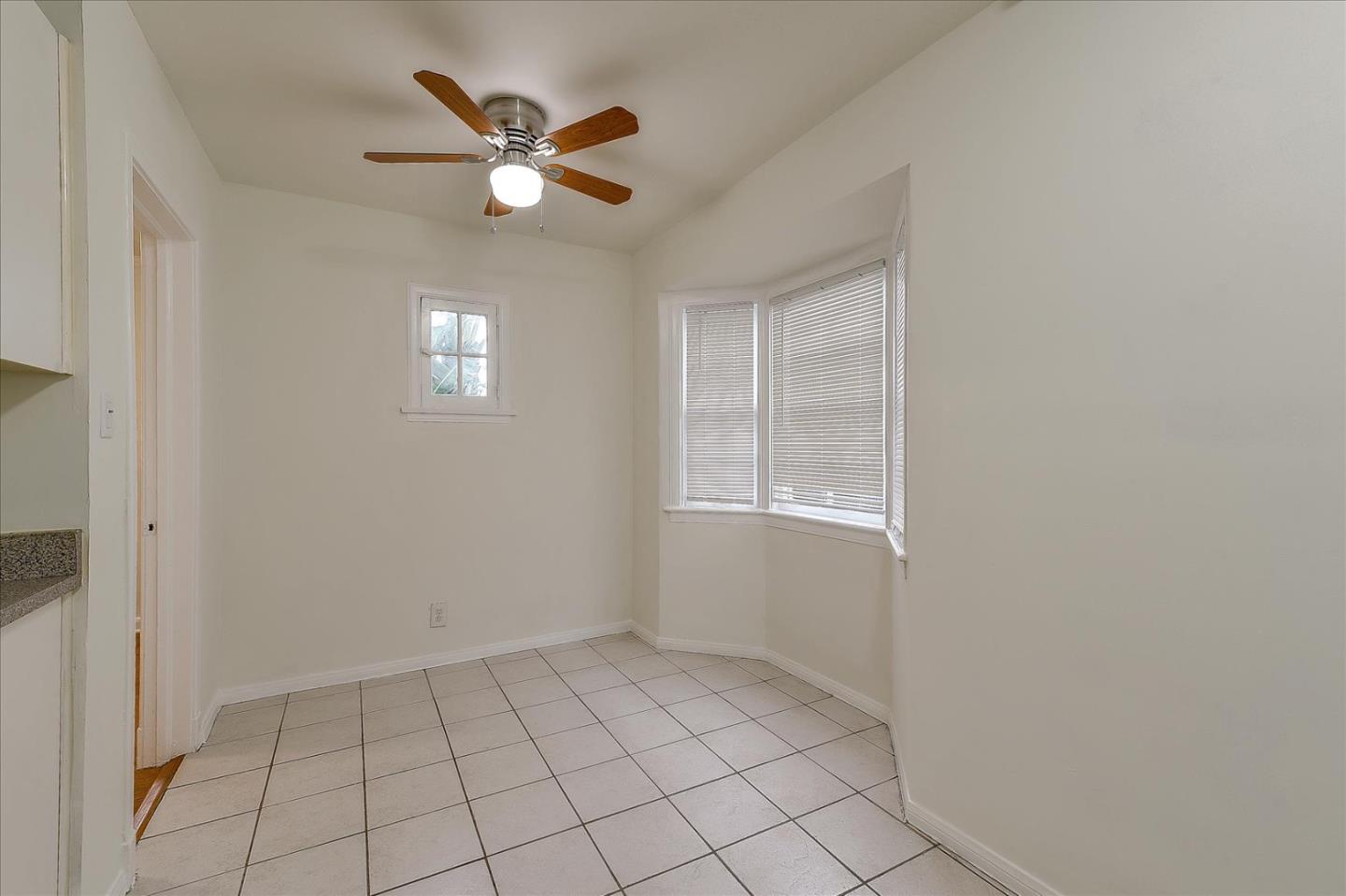 Detail Gallery Image 13 of 28 For 4298 Vineland Ave, North Hollywood,  CA 91602 - 3 Beds | 1 Baths