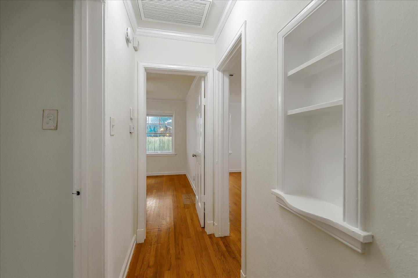 Detail Gallery Image 15 of 28 For 4298 Vineland Ave, North Hollywood,  CA 91602 - 3 Beds | 1 Baths