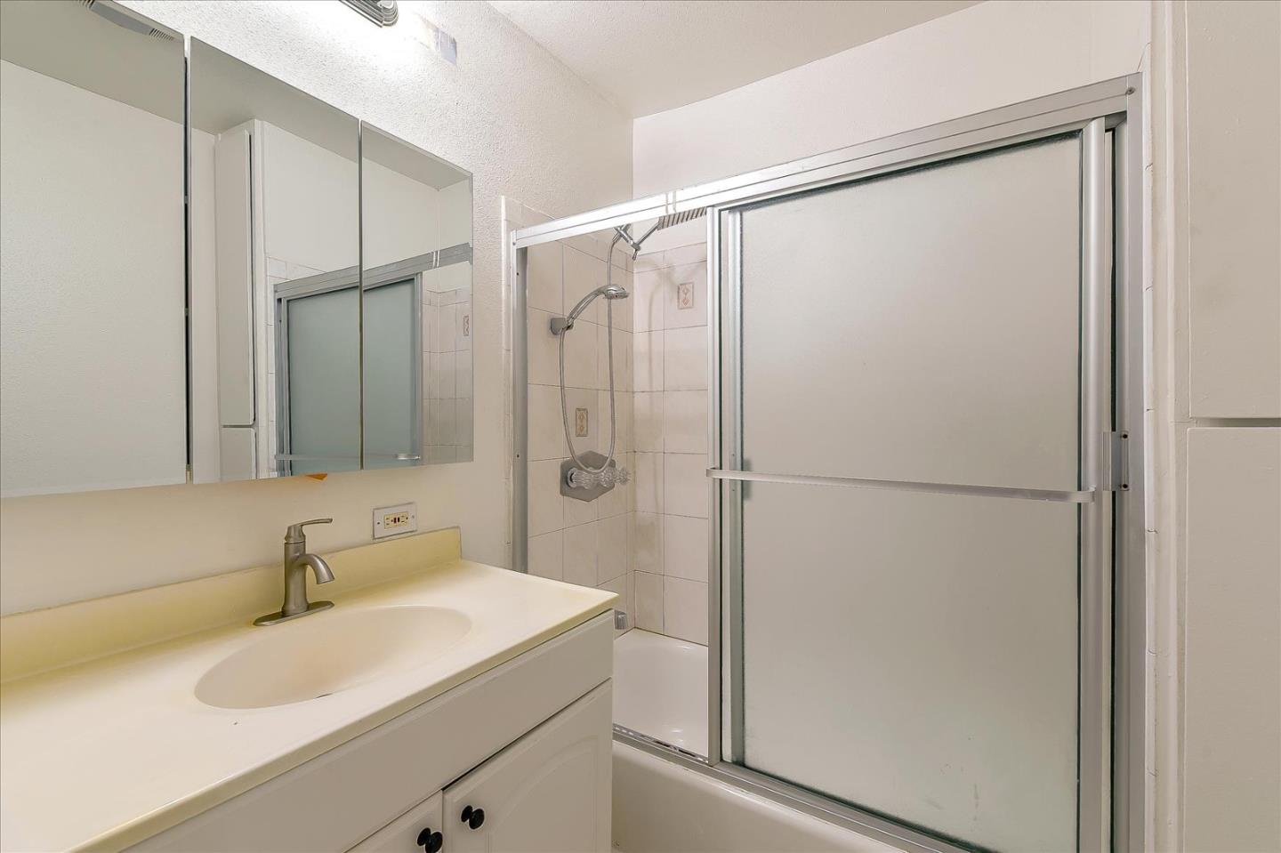 Detail Gallery Image 27 of 28 For 4298 Vineland Ave, North Hollywood,  CA 91602 - 3 Beds | 1 Baths