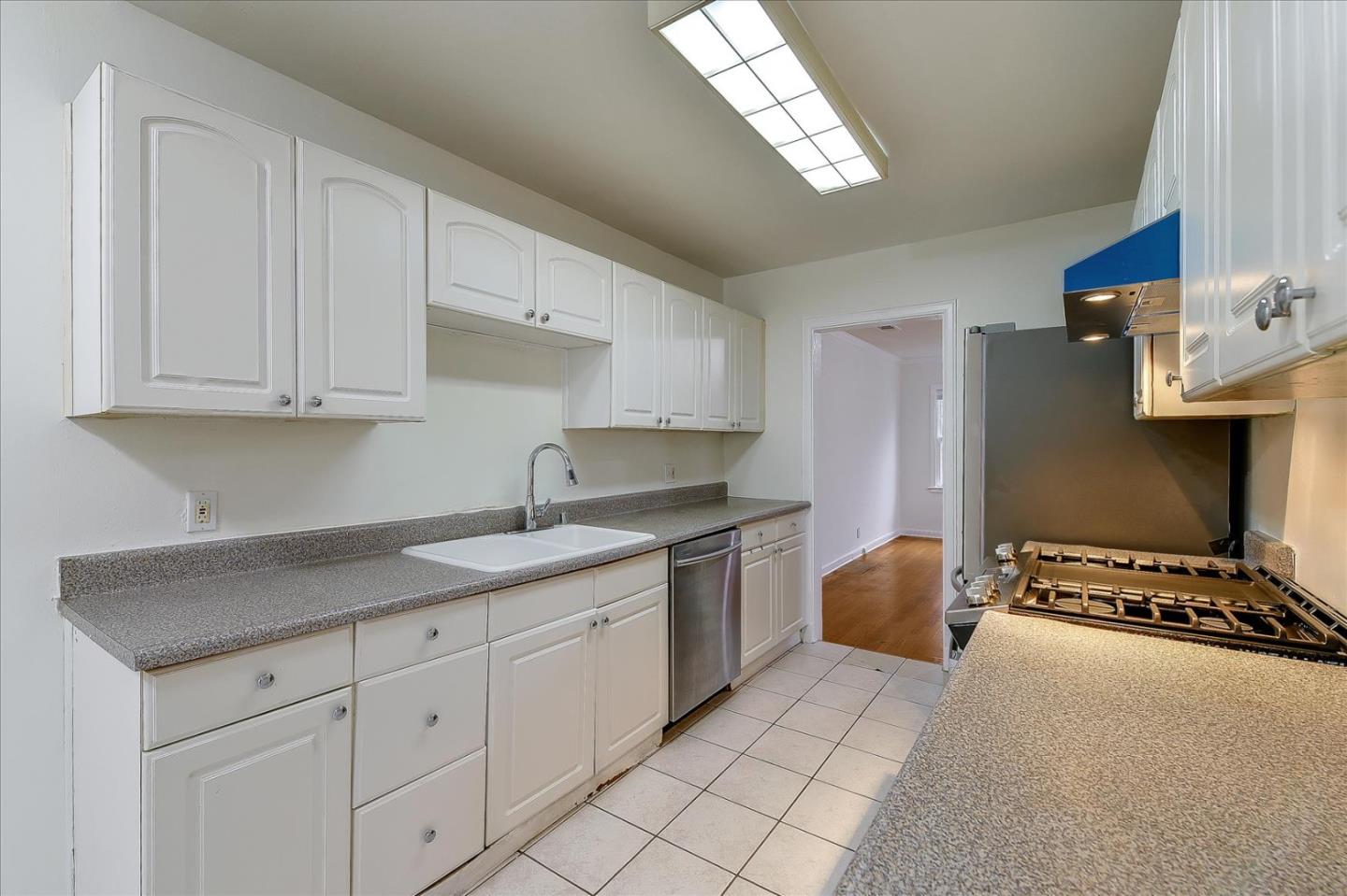 Detail Gallery Image 8 of 28 For 4298 Vineland Ave, North Hollywood,  CA 91602 - 3 Beds | 1 Baths