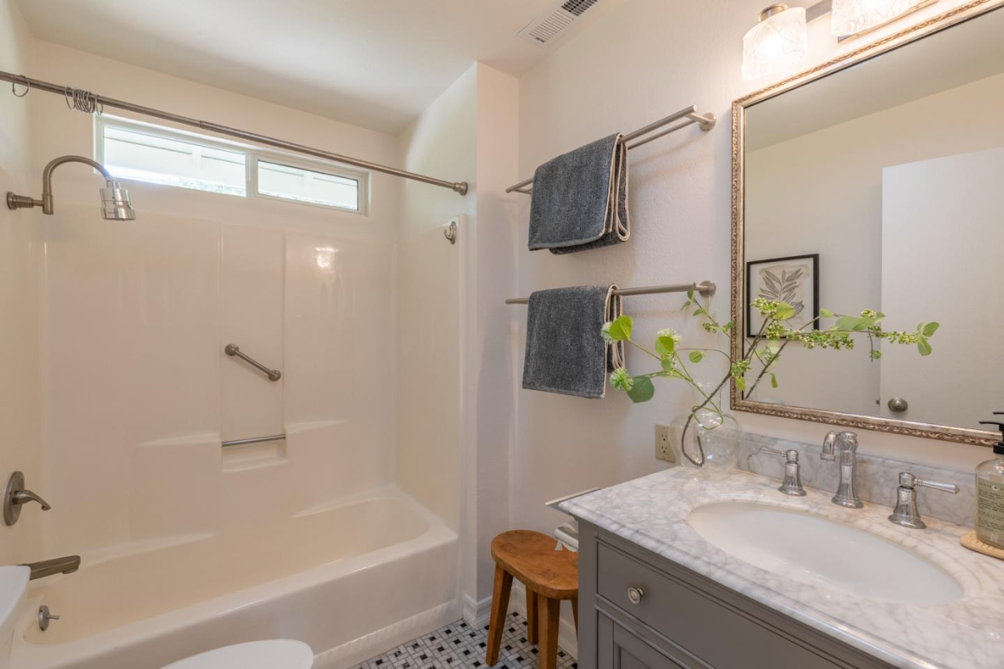 Detail Gallery Image 11 of 29 For 23 Paso Hondo, Carmel Valley,  CA 93924 - 2 Beds | 2 Baths