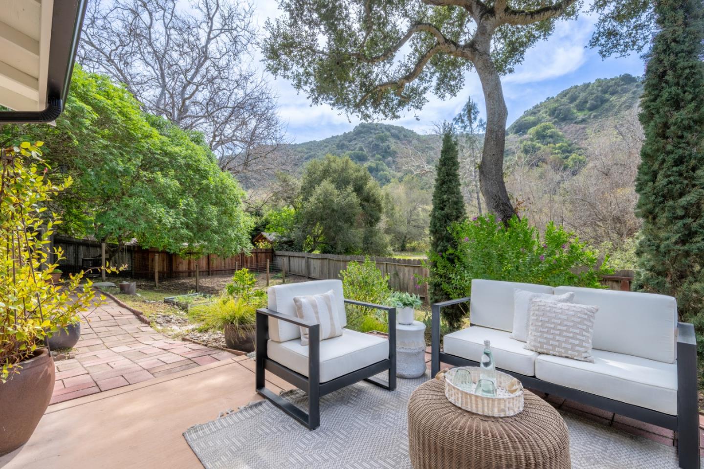Detail Gallery Image 14 of 29 For 23 Paso Hondo, Carmel Valley,  CA 93924 - 2 Beds | 2 Baths