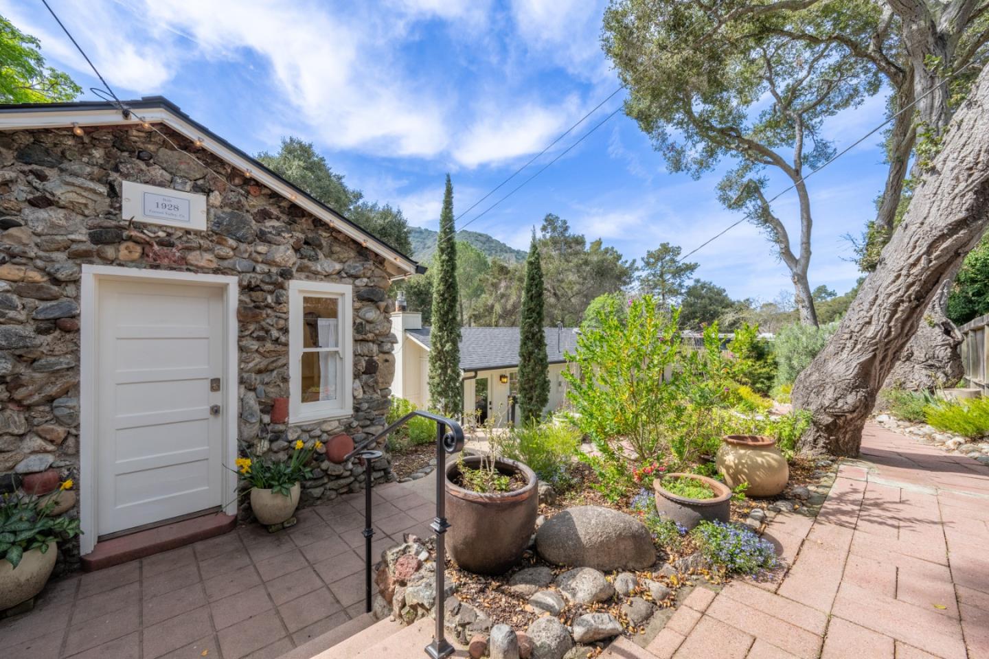 Detail Gallery Image 18 of 29 For 23 Paso Hondo, Carmel Valley,  CA 93924 - 2 Beds | 2 Baths