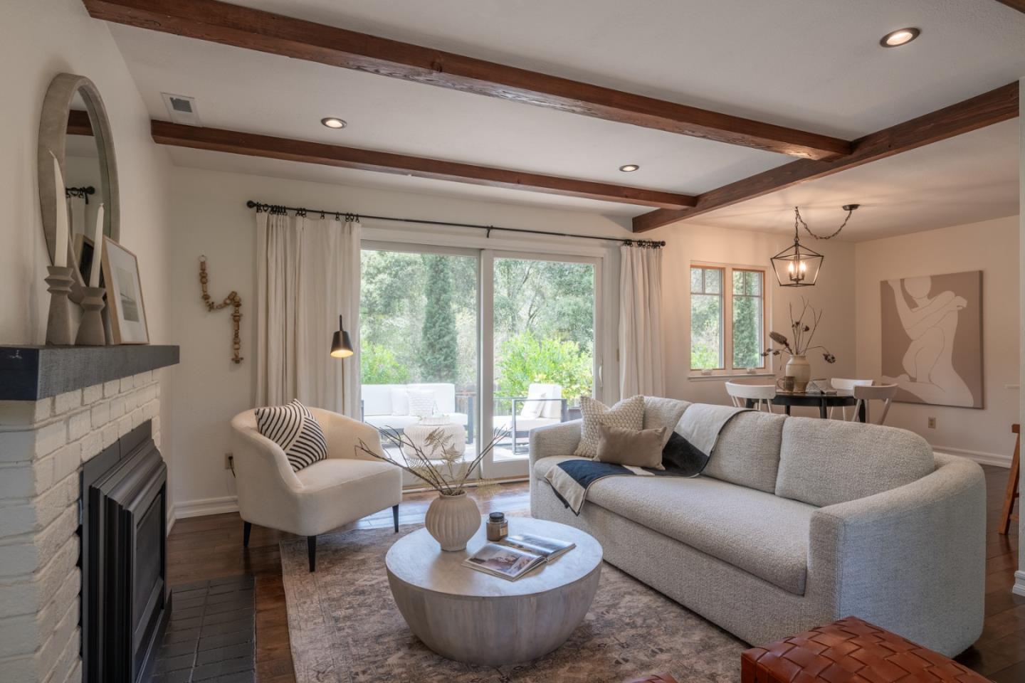Detail Gallery Image 3 of 29 For 23 Paso Hondo, Carmel Valley,  CA 93924 - 2 Beds | 2 Baths