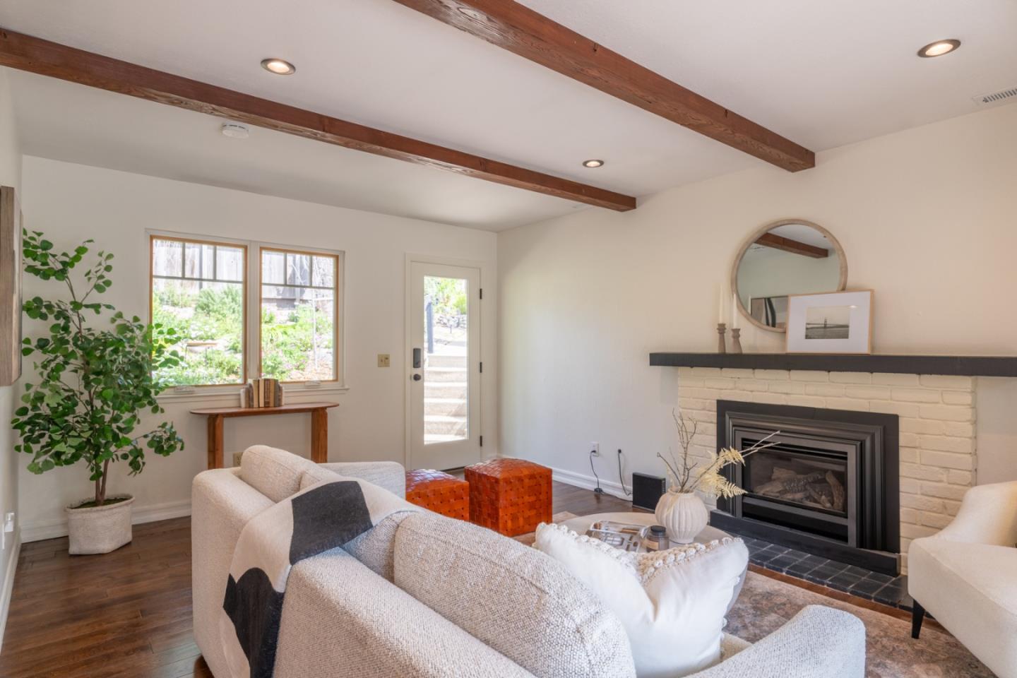 Detail Gallery Image 5 of 29 For 23 Paso Hondo, Carmel Valley,  CA 93924 - 2 Beds | 2 Baths
