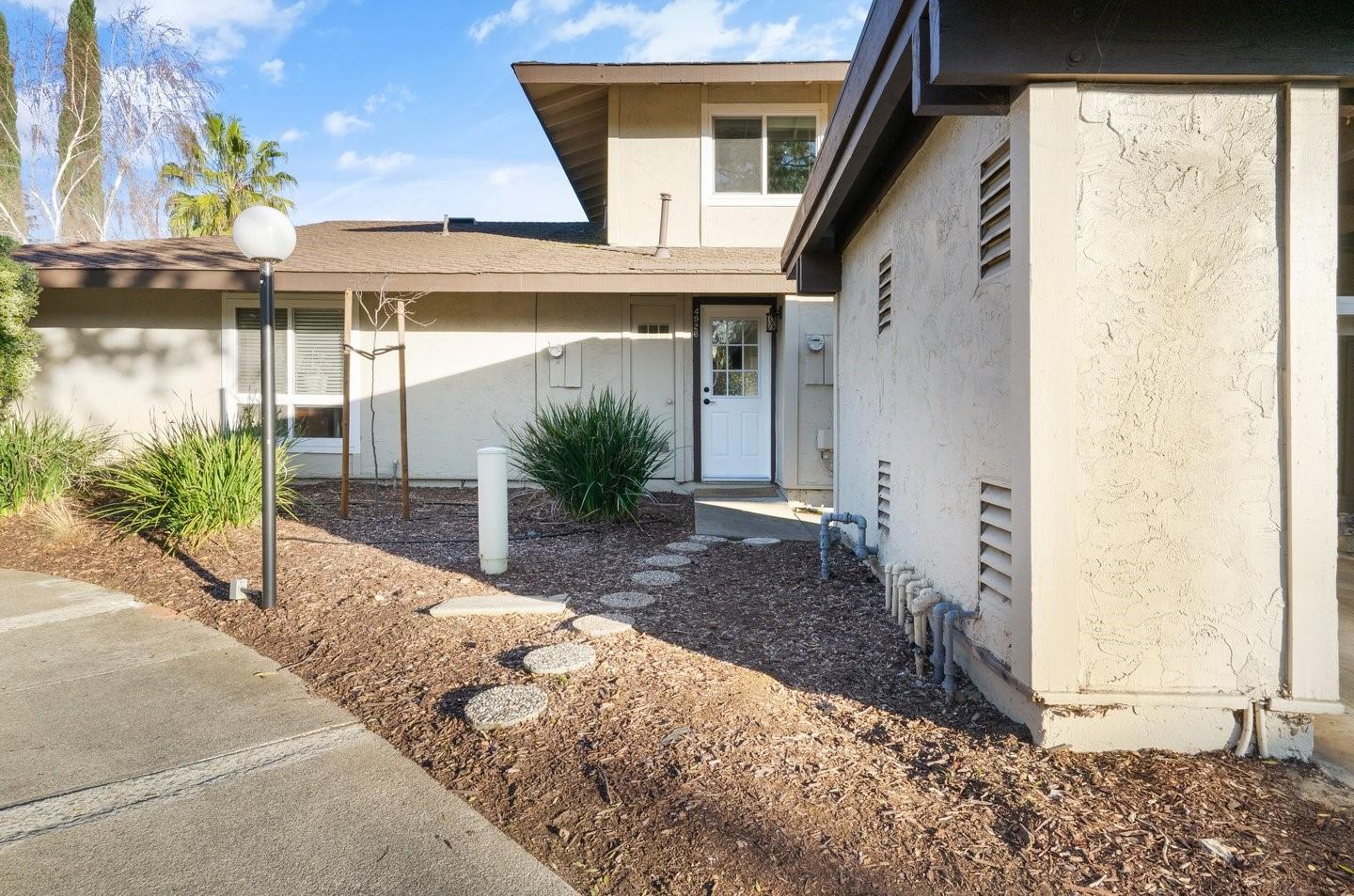 Detail Gallery Image 2 of 36 For 4926 Poplar Ter, Campbell,  CA 95008 - 3 Beds | 1/1 Baths
