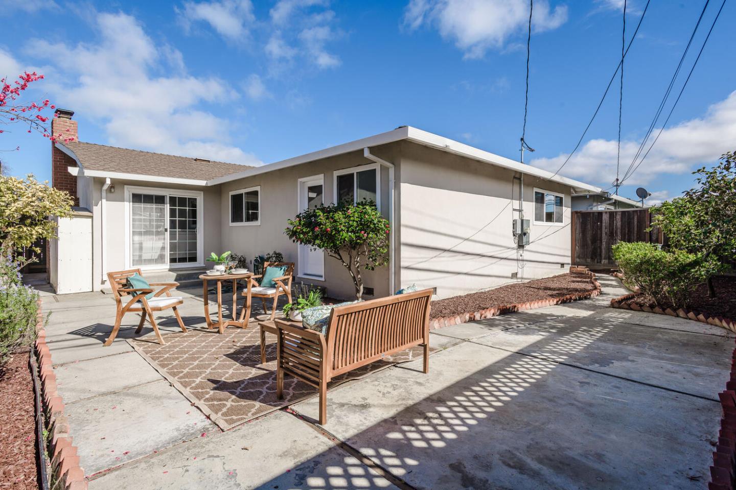 Detail Gallery Image 17 of 20 For 2224 Southampton Way, San Mateo,  CA 94403 - 3 Beds | 2 Baths