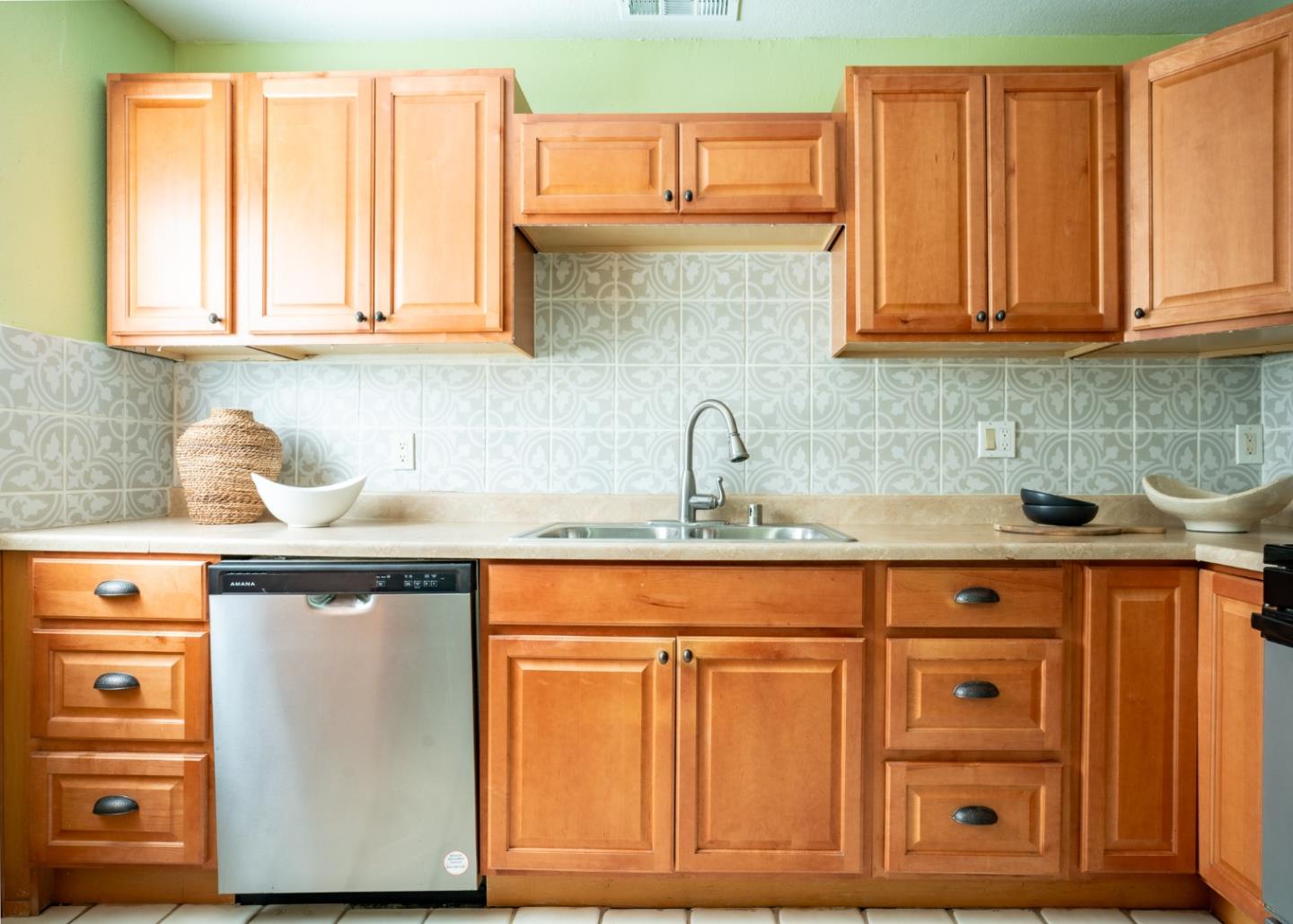 Detail Gallery Image 11 of 26 For 1725 Hogar Dr, San Jose,  CA 95124 - 3 Beds | 2 Baths