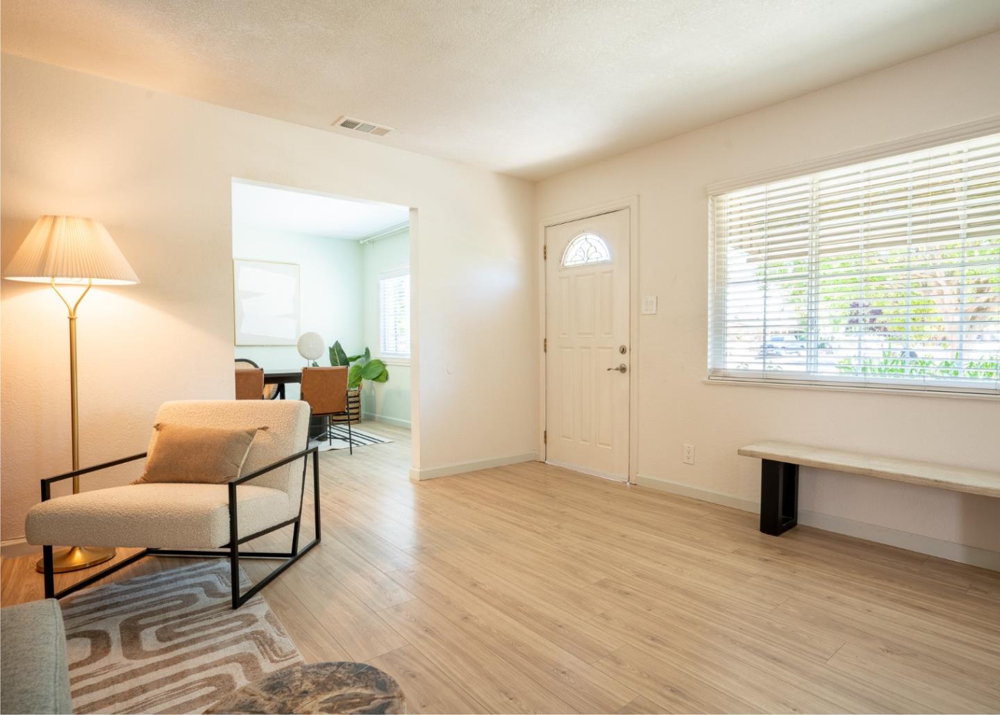 Detail Gallery Image 2 of 26 For 1725 Hogar Dr, San Jose,  CA 95124 - 3 Beds | 2 Baths