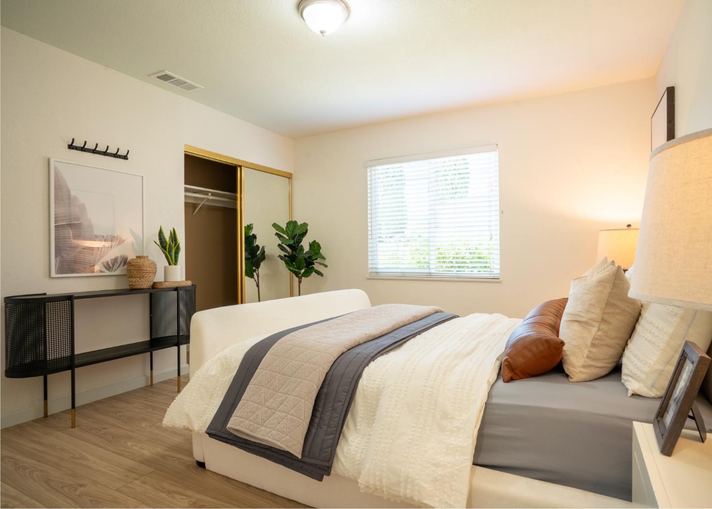 Detail Gallery Image 20 of 26 For 1725 Hogar Dr, San Jose,  CA 95124 - 3 Beds | 2 Baths