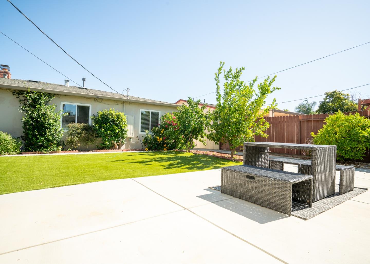 Detail Gallery Image 22 of 26 For 1725 Hogar Dr, San Jose,  CA 95124 - 3 Beds | 2 Baths