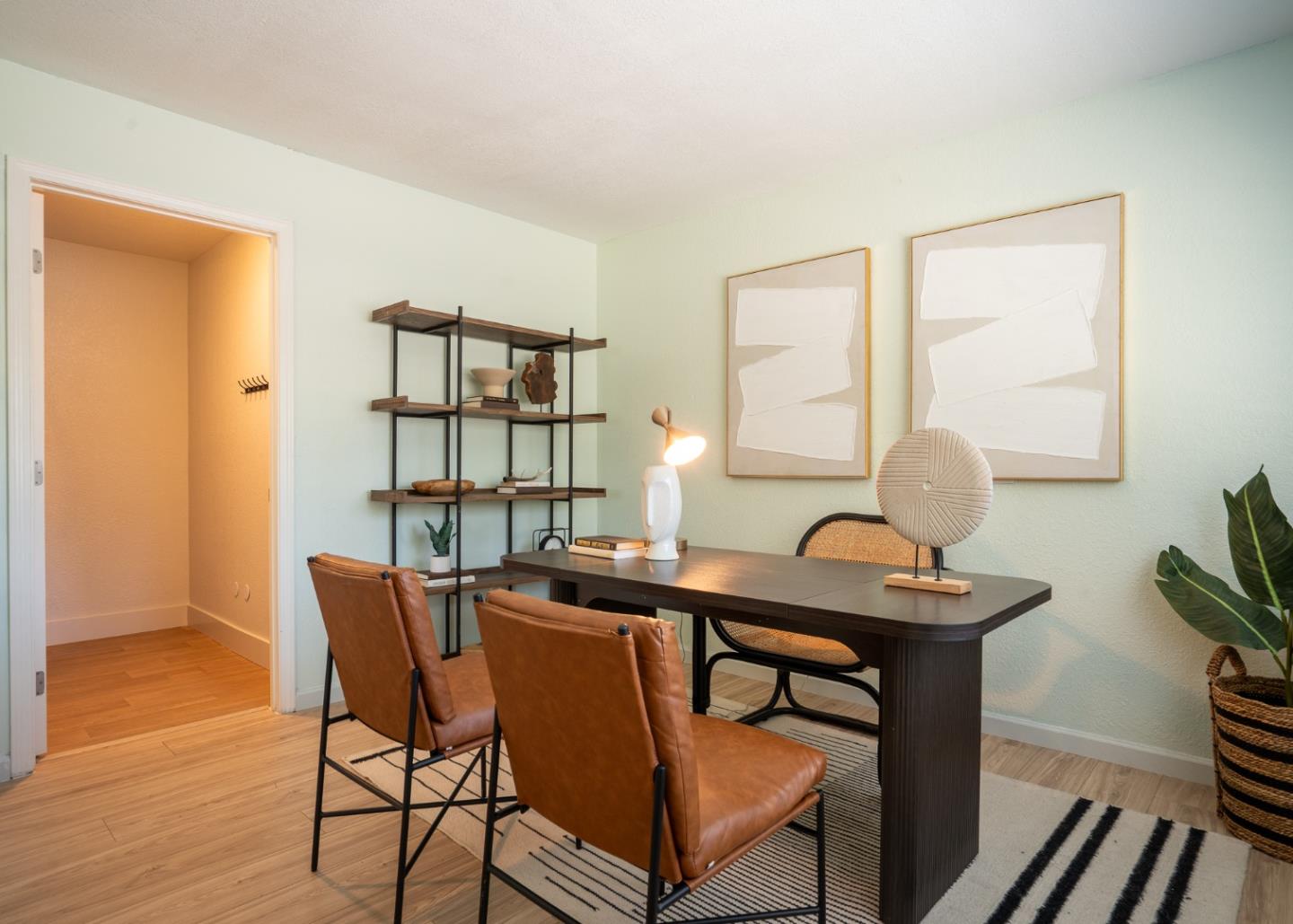Detail Gallery Image 6 of 26 For 1725 Hogar Dr, San Jose,  CA 95124 - 3 Beds | 2 Baths