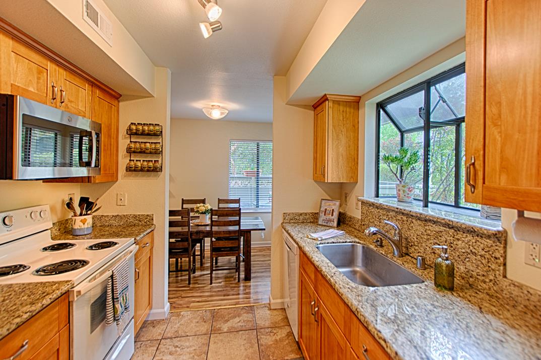 Detail Gallery Image 6 of 20 For 111 Bean Creek Rd #101,  Scotts Valley,  CA 95066 - 2 Beds | 2 Baths