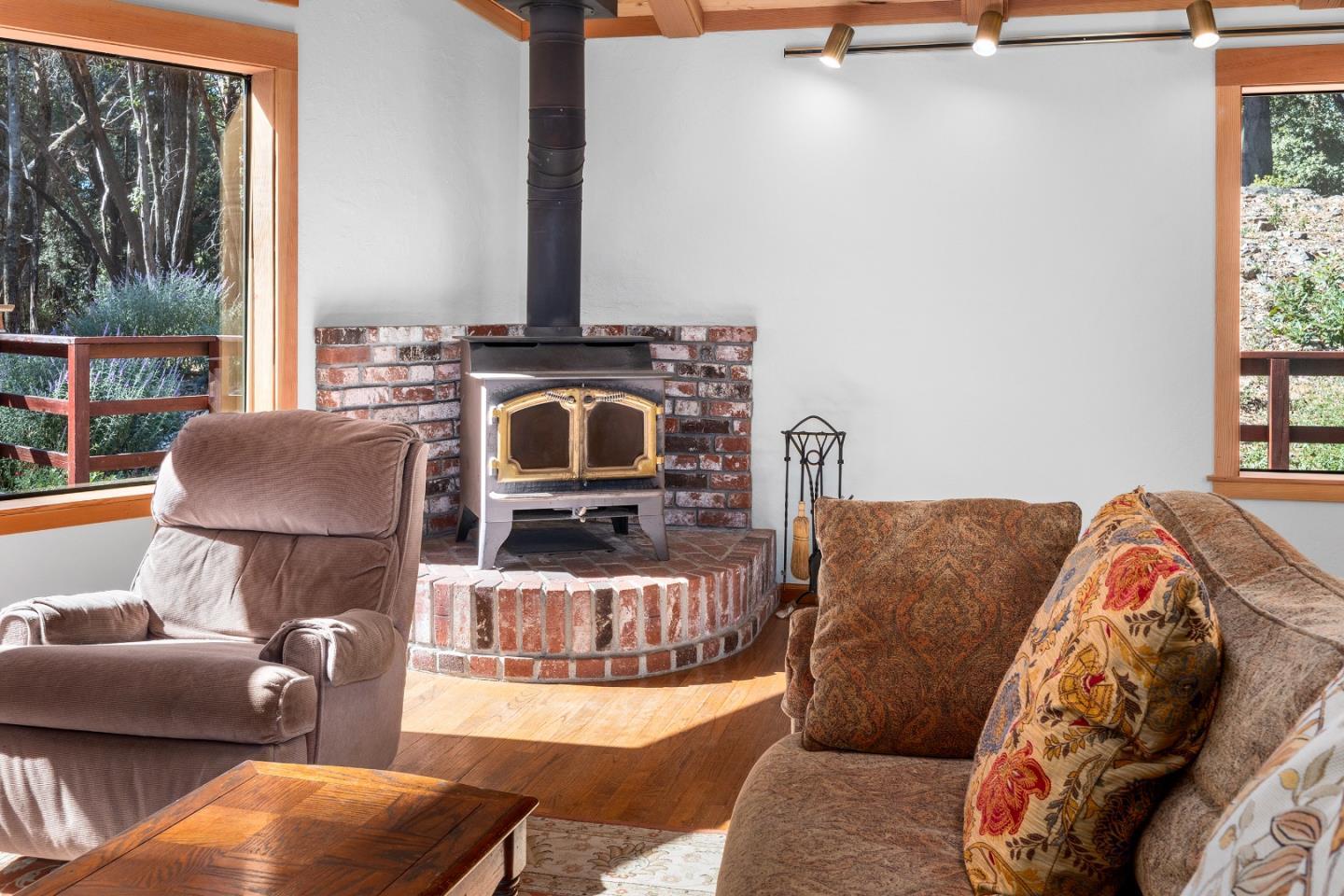 Detail Gallery Image 11 of 52 For 9755 Empire Grade, Santa Cruz,  CA 95060 - 3 Beds | 2 Baths