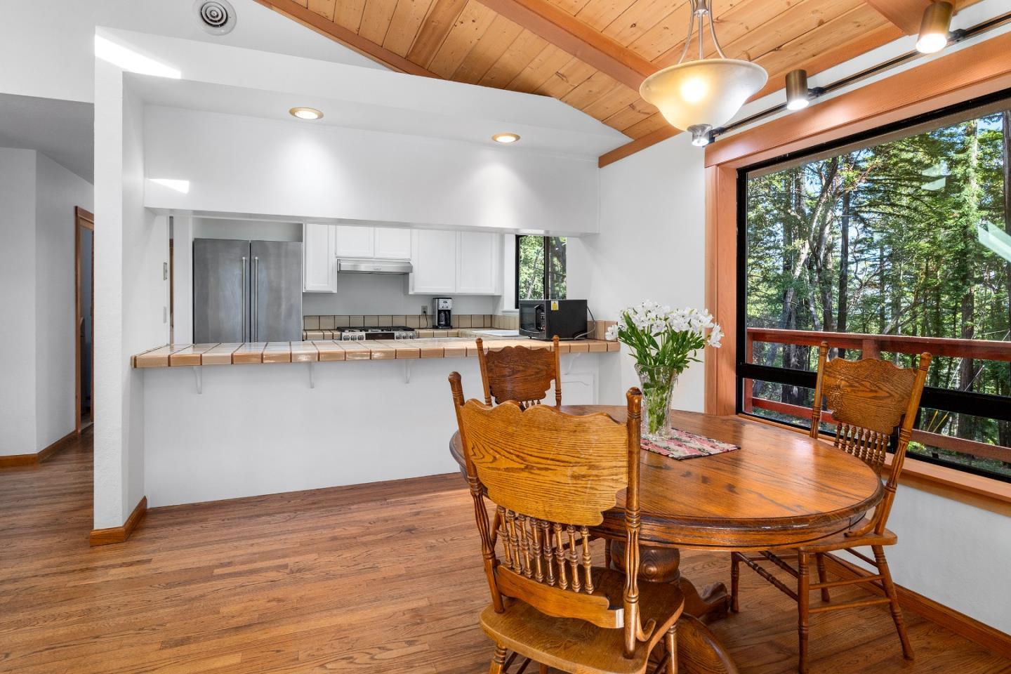 Detail Gallery Image 12 of 52 For 9755 Empire Grade, Santa Cruz,  CA 95060 - 3 Beds | 2 Baths