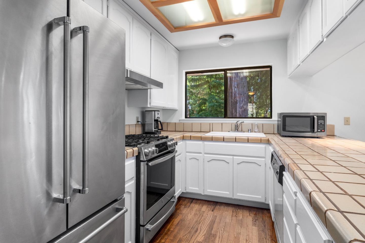 Detail Gallery Image 13 of 52 For 9755 Empire Grade, Santa Cruz,  CA 95060 - 3 Beds | 2 Baths