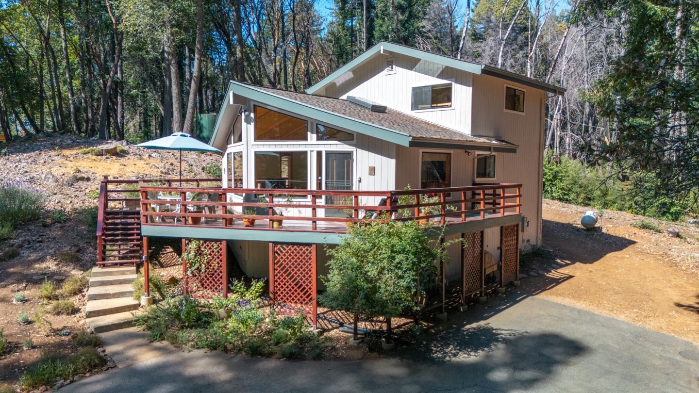 Detail Gallery Image 2 of 52 For 9755 Empire Grade, Santa Cruz,  CA 95060 - 3 Beds | 2 Baths