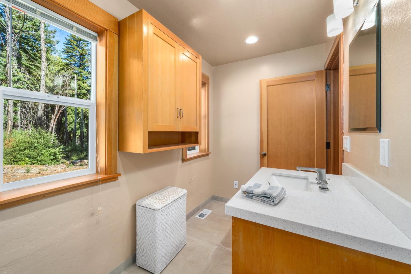 Detail Gallery Image 21 of 52 For 9755 Empire Grade, Santa Cruz,  CA 95060 - 3 Beds | 2 Baths