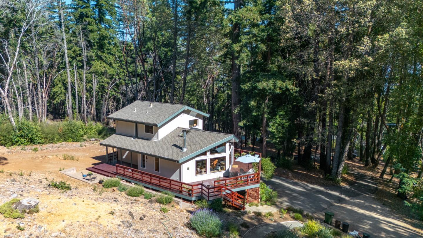 Detail Gallery Image 5 of 52 For 9755 Empire Grade, Santa Cruz,  CA 95060 - 3 Beds | 2 Baths