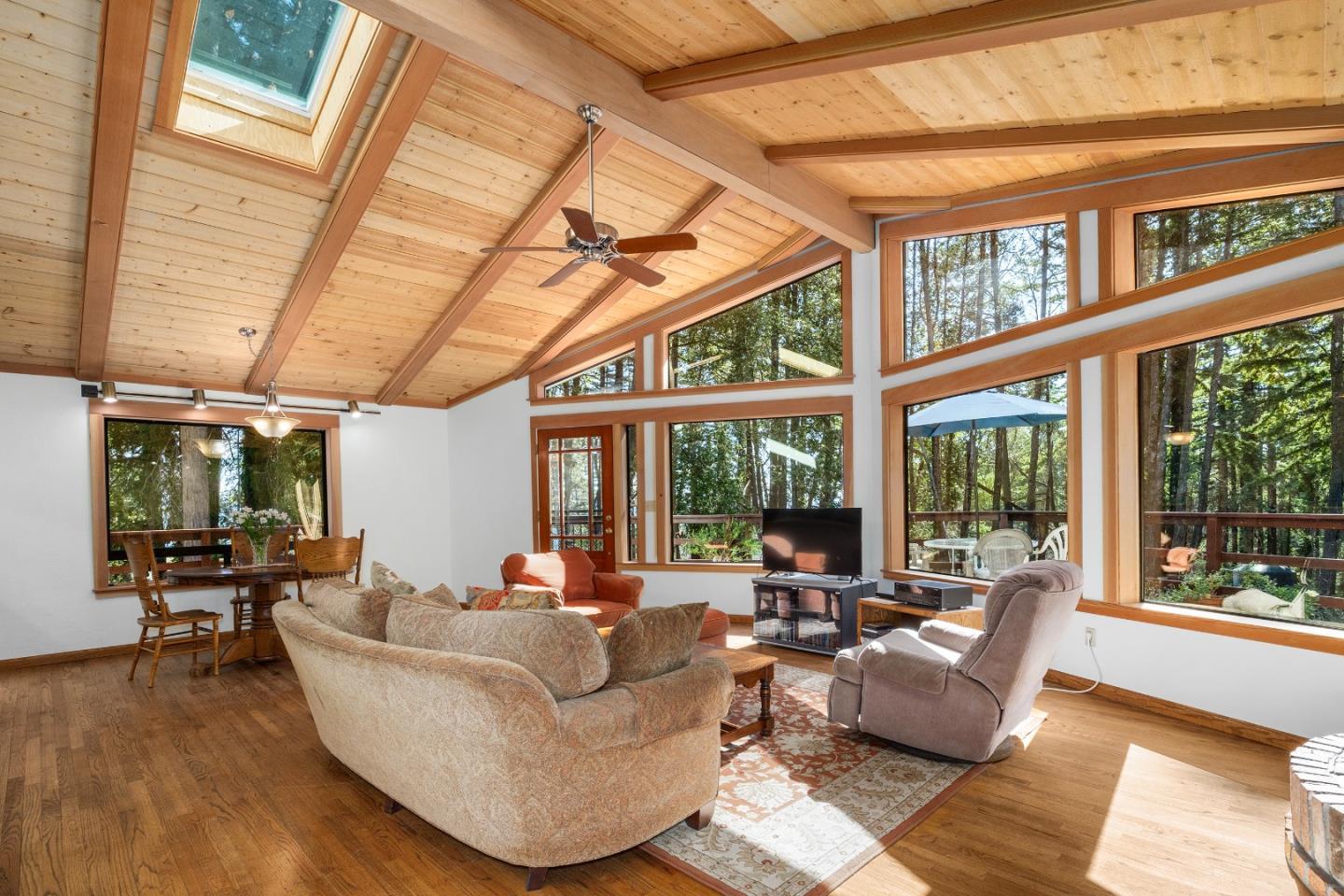 Detail Gallery Image 6 of 52 For 9755 Empire Grade, Santa Cruz,  CA 95060 - 3 Beds | 2 Baths