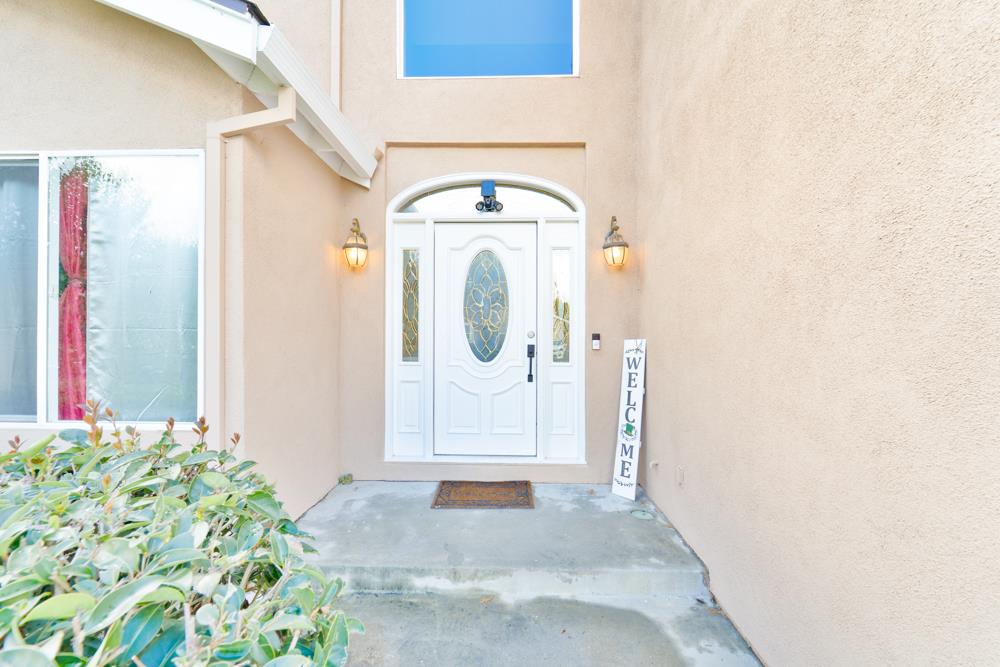 Detail Gallery Image 2 of 32 For 7325 Hagen Ct, Gilroy,  CA 95020 - 5 Beds | 3 Baths