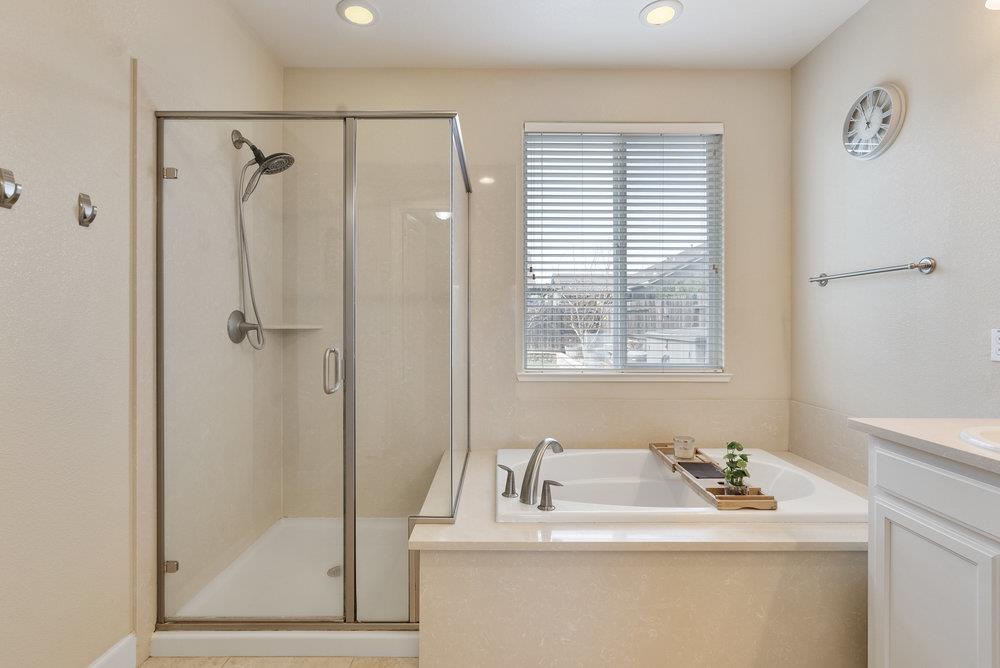 Detail Gallery Image 16 of 30 For 1618 Lily Ct, Hollister,  CA 95023 - 4 Beds | 2/1 Baths
