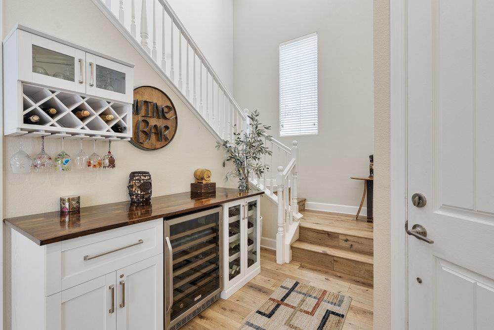 Detail Gallery Image 19 of 30 For 1618 Lily Ct, Hollister,  CA 95023 - 4 Beds | 2/1 Baths