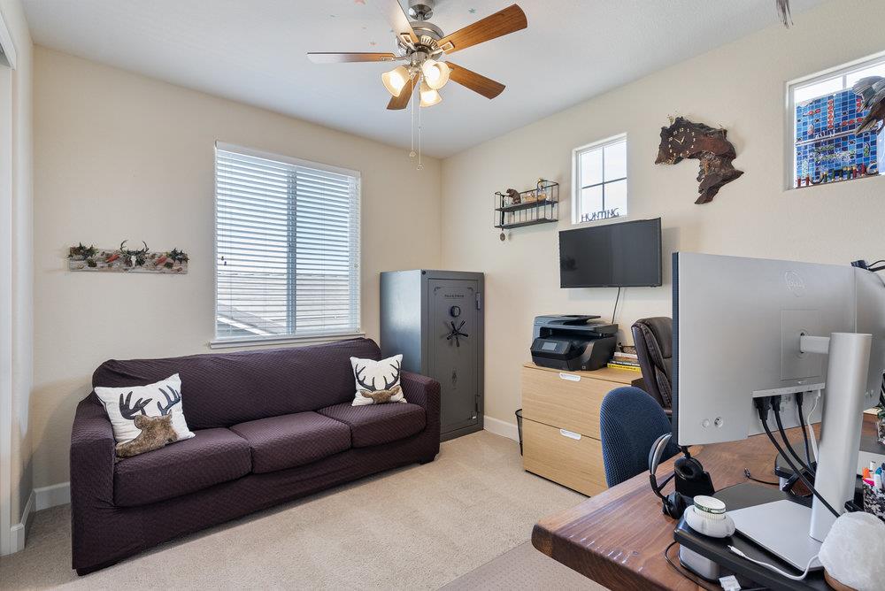 Detail Gallery Image 24 of 30 For 1618 Lily Ct, Hollister,  CA 95023 - 4 Beds | 2/1 Baths