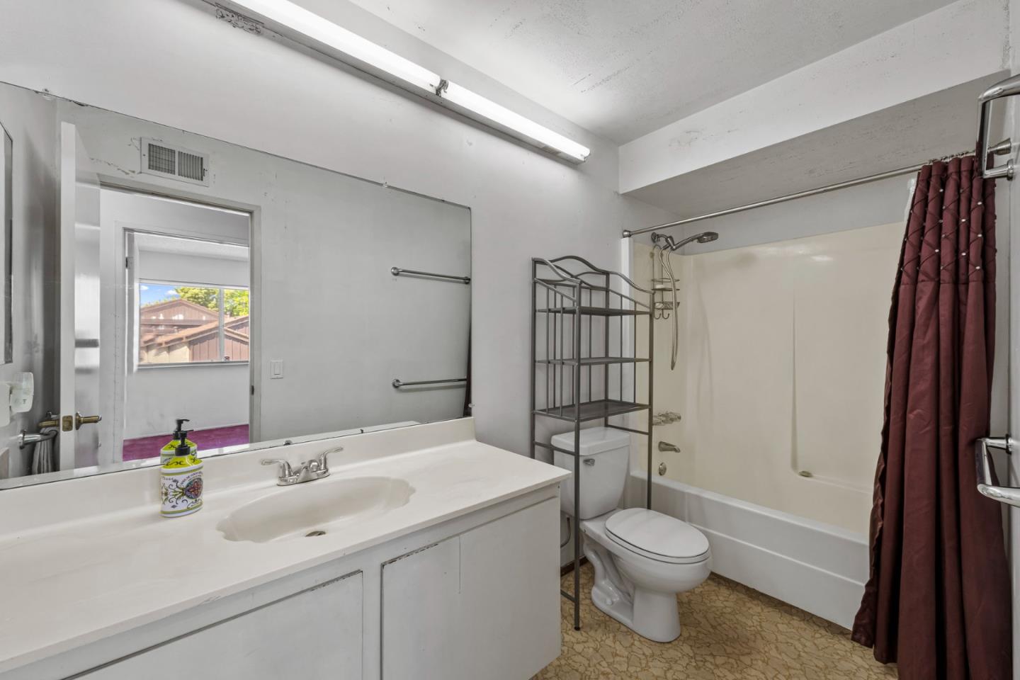 Detail Gallery Image 13 of 27 For 2324 Toiyabe Way, San Jose,  CA 95133 - 4 Beds | 2/1 Baths