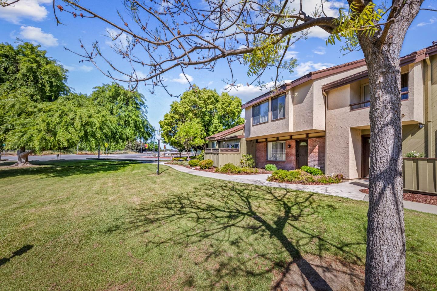 Detail Gallery Image 18 of 27 For 2324 Toiyabe Way, San Jose,  CA 95133 - 4 Beds | 2/1 Baths