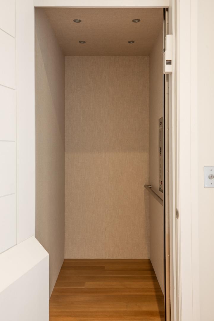 Detail Gallery Image 32 of 65 For 30 Adam Way, Atherton,  CA 94027 - 6 Beds | 6/2 Baths