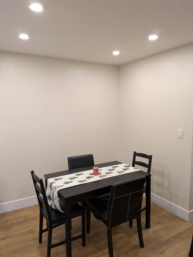 Detail Gallery Image 4 of 21 For 413 Piccadilly Pl #13,  San Bruno,  CA 94066 - 2 Beds | 1 Baths