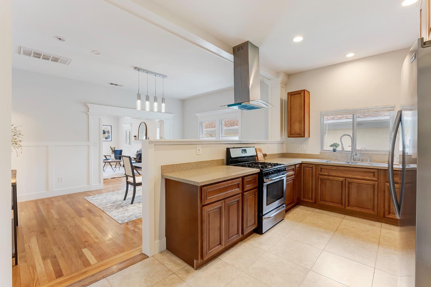 Detail Gallery Image 10 of 43 For 680 S 12th St, San Jose,  CA 95112 - 3 Beds | 2 Baths
