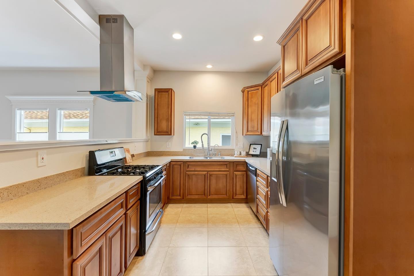 Detail Gallery Image 11 of 43 For 680 S 12th St, San Jose,  CA 95112 - 3 Beds | 2 Baths