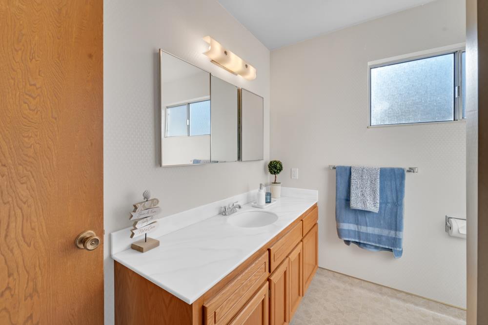 Detail Gallery Image 28 of 51 For 281 Donald Dr, Hollister,  CA 95023 - 3 Beds | 2 Baths