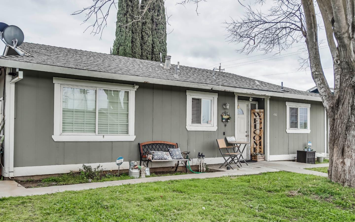 Detail Gallery Image 2 of 17 For 430 Adams Ct, Gilroy,  CA 95020 - 4 Beds | 2 Baths
