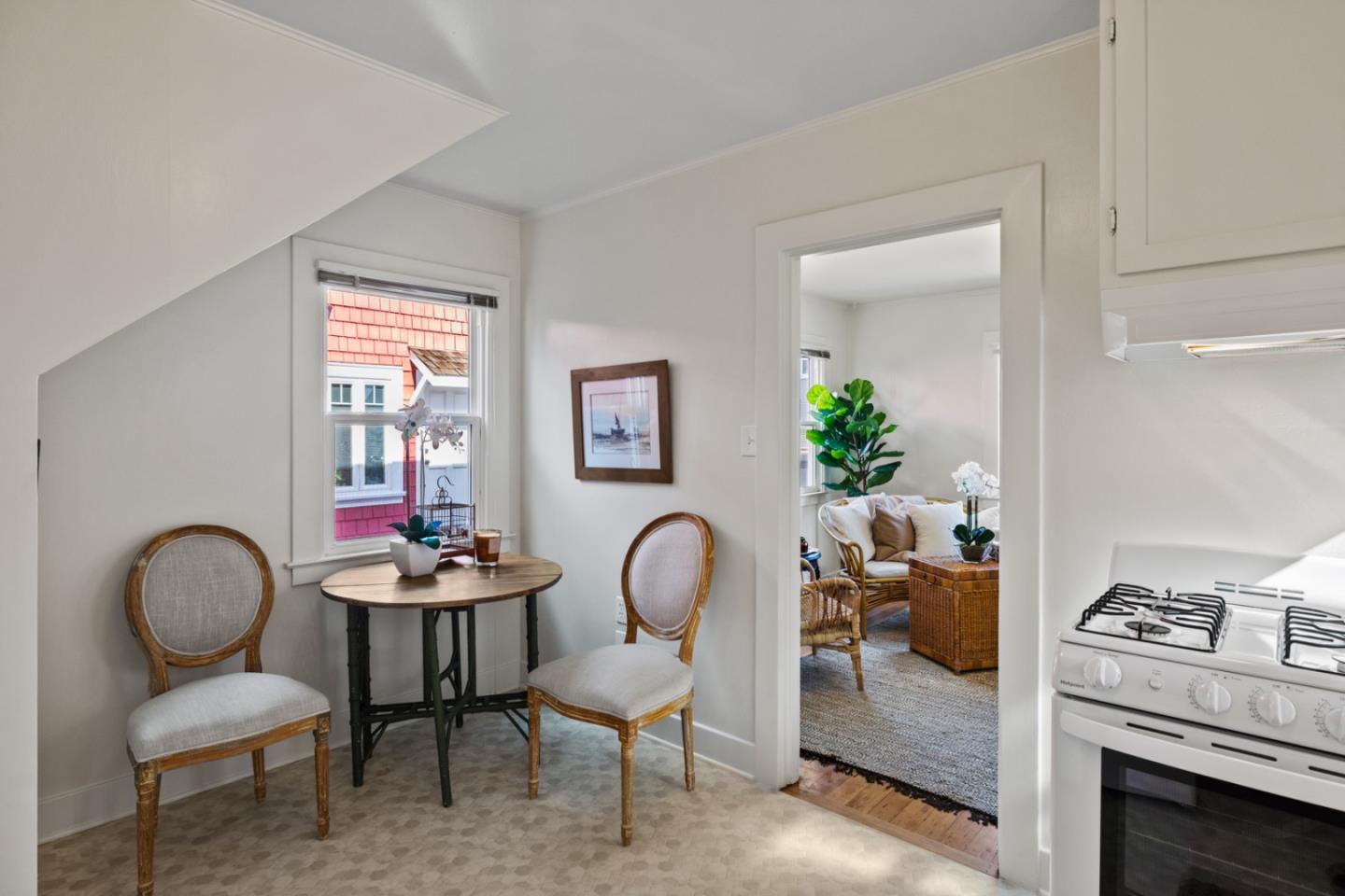 Detail Gallery Image 10 of 44 For 687 & 689 Mermaid Ave, Pacific Grove,  CA 93950 - 2 Beds | 1 Baths