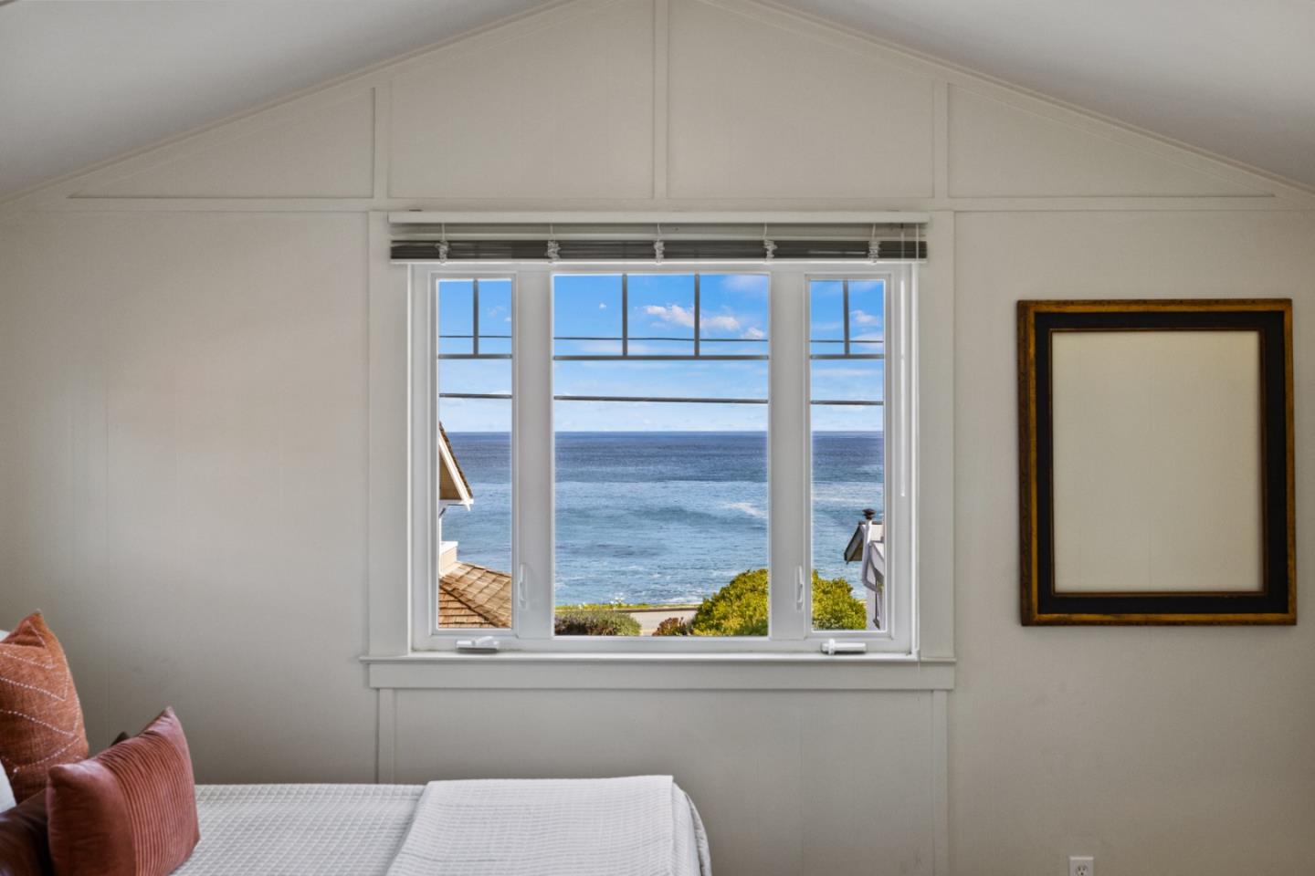 Detail Gallery Image 14 of 44 For 687 & 689 Mermaid Ave, Pacific Grove,  CA 93950 - 2 Beds | 1 Baths
