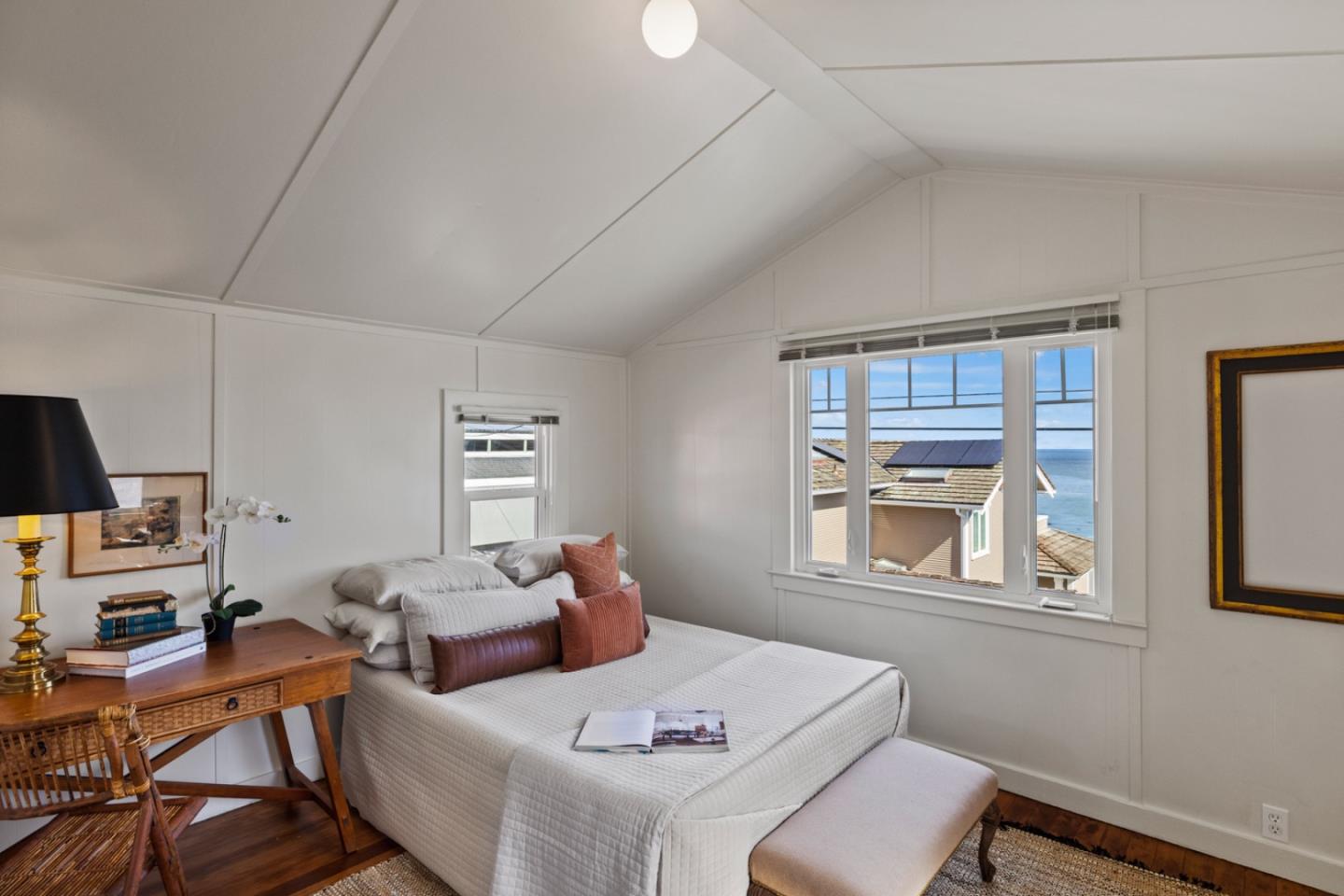 Detail Gallery Image 15 of 44 For 687 & 689 Mermaid Ave, Pacific Grove,  CA 93950 - 2 Beds | 1 Baths