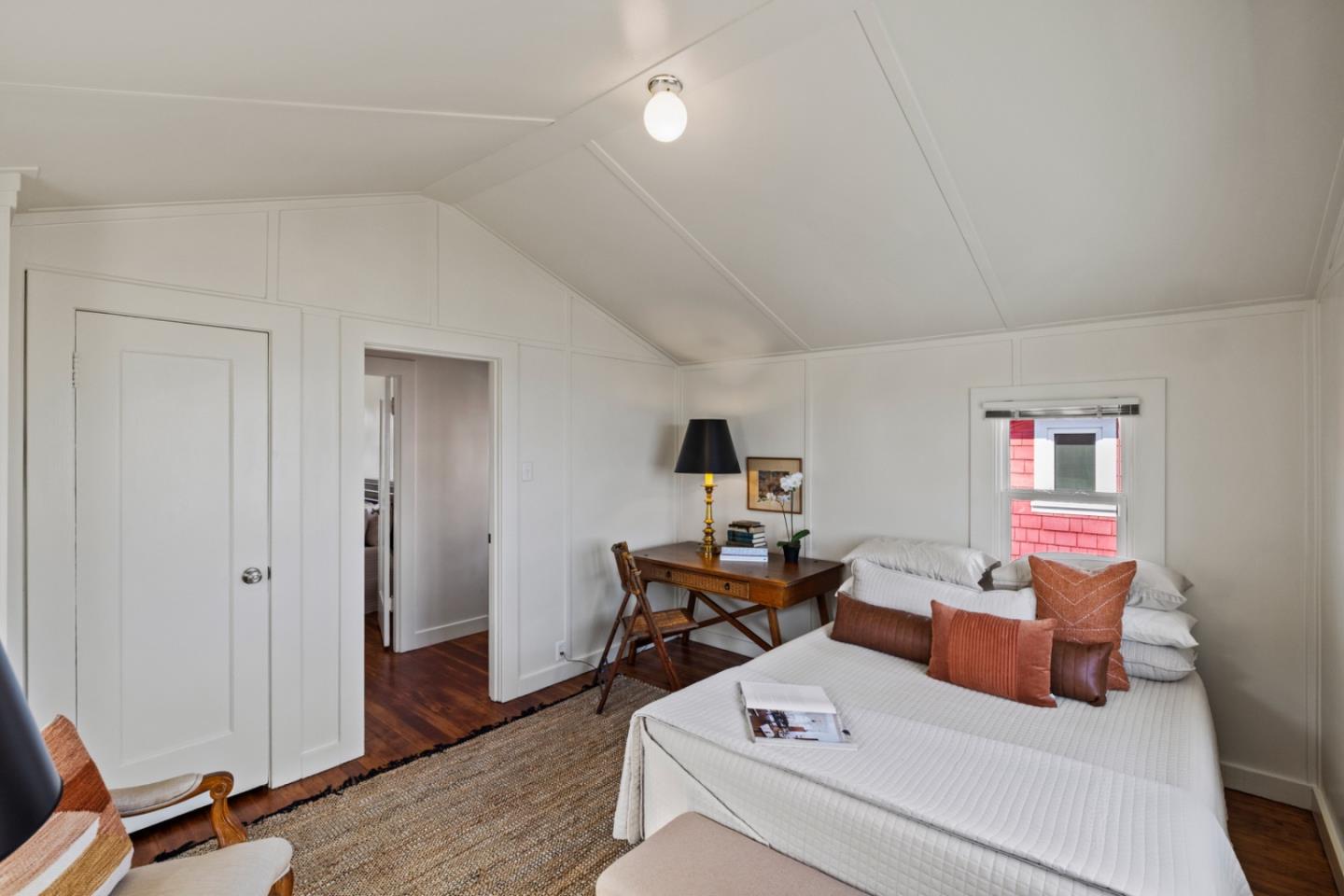 Detail Gallery Image 16 of 44 For 687 & 689 Mermaid Ave, Pacific Grove,  CA 93950 - 2 Beds | 1 Baths