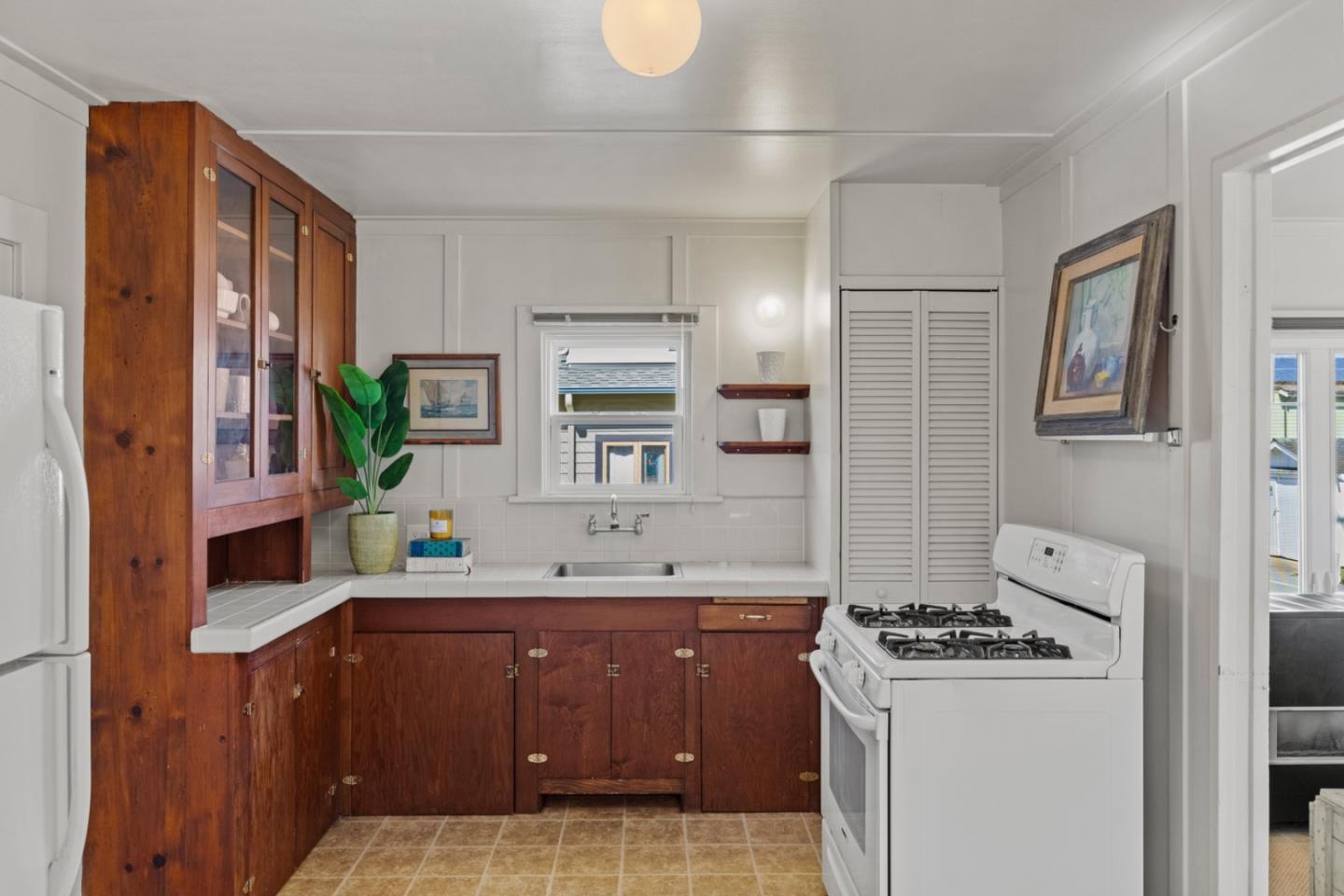 Detail Gallery Image 29 of 44 For 687 & 689 Mermaid Ave, Pacific Grove,  CA 93950 - 2 Beds | 1 Baths